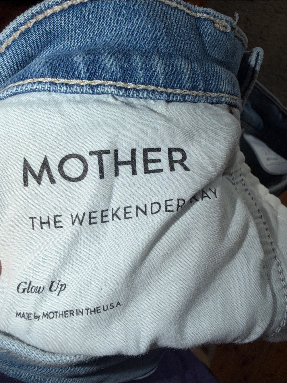 MOTHER Jeans 28 The Weekender Frayed Hem in Glow Up - Picture 6 of 6